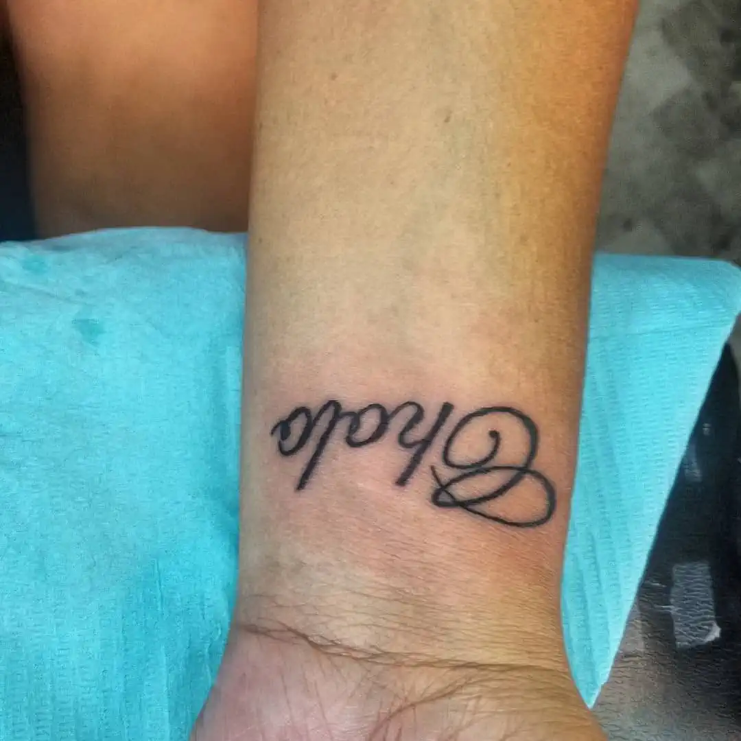 Tatuaje Línea Fina