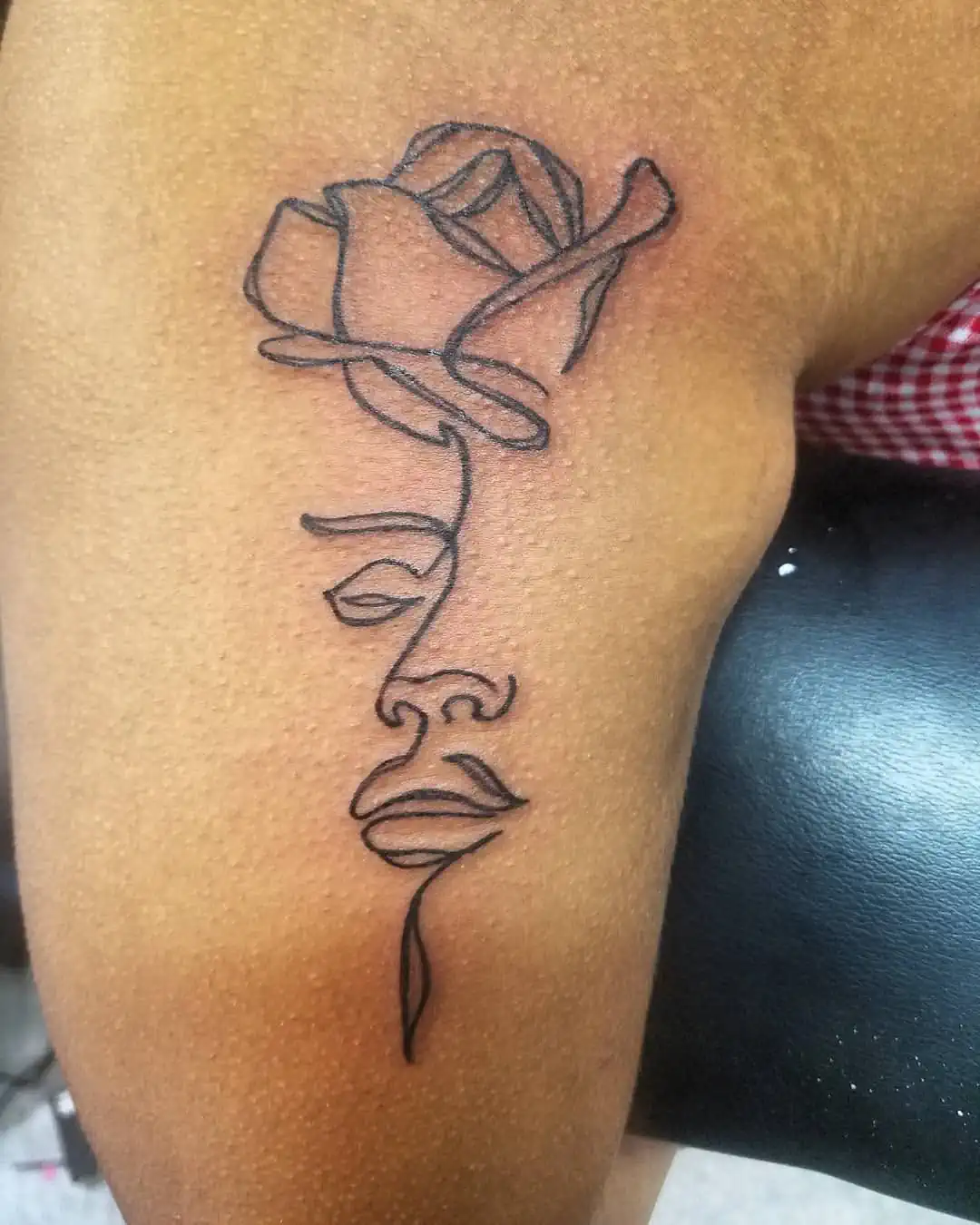 Tatuaje Línea Fina